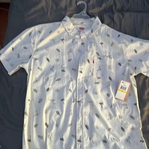 Levis Casual button down t shirt